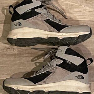 The North Face Youth us 6 HedgeHog Hiker II Mid Boot Waterproof Silt Grey/Bla